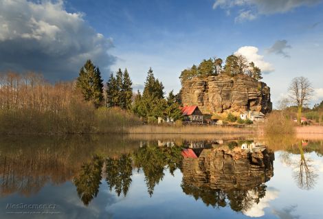 Skalní hrad ve Sloupu v Čechách